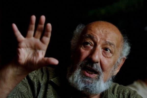 Ara Gler - Fotoraf deyince akla gelen ilk isimdir. Bertrand Russell, Winston Churchill, Arnold Toynbee, Picasso, Salvador Dali gibi birok nlnn fotorafn ekti, rportajlar yapt.