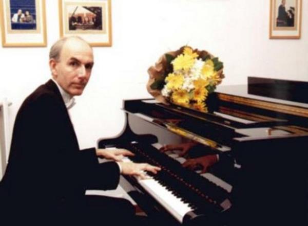 Betin Gne - Trk piyano sanats, orkestra efi