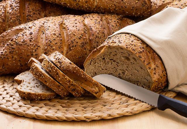 Mayasz tam tahll ekmek<p>     Ekmekte bulunan karbonhidratlar ve dier yararl besinler vcudunuz iin gereklidir.  <p>  Bu rn yemenin en iyi zaman kahvaltdr.