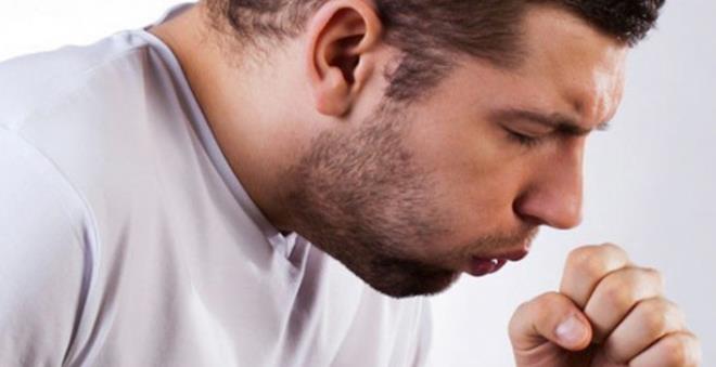 Bunlar yapmayn: Hastay srt st yatrmayn, efor harcatmayn, ksrtmeye almayn. Kalp krizinde ilk yardm rehberlerinde ksrtmenin yeri yoktur. nk ksrtme, kalp krizi pheli hasta iin kanama vb. istenmeyen sonular dourabilir.