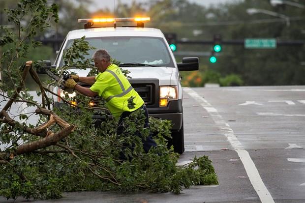 te yandan, aklamada, kasrgalarn ardndan ekonomik faaliyetlerin arttna iaret edilerek, ABD ekonomisinin toparlanarak drdnc eyrekte beklenenden yzde 0,4 orannda daha fazla byyebilecei bilgisine de yer verilmiti.