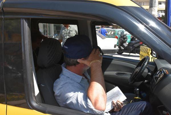 15 DAKKADA BOANDILAR<p>    Yaklak 15 dakika sren durumada, Baolu ifti, mahkemeye protokol konusunda anlatklarn syledikten sonra boanmak istediklerini belirtti. ift, hakim ve avukatlar huzurunda protokol imzaladktan sonra tek celsede boand. Adliyeden birlikte kan ift, basn mensuplarnn sorularn yantsz brakt.