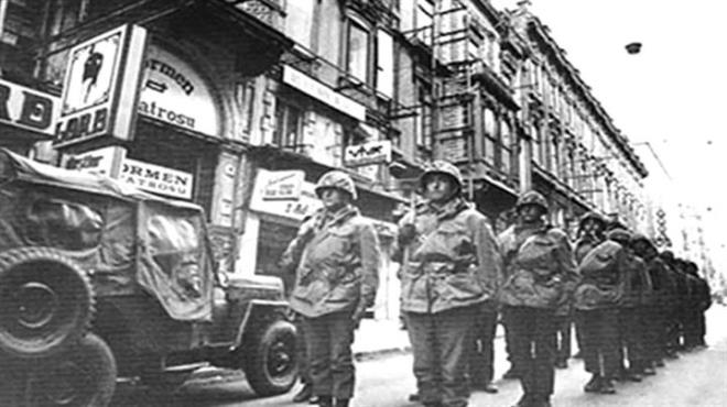 39 ton dergi, gazete, kitap yaklarak yok edildi.