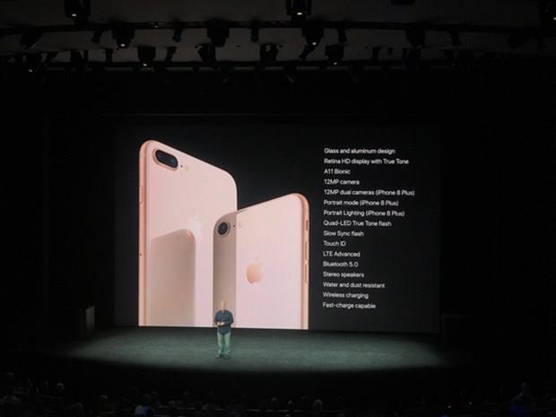 iPHONE 8<p>  Tim Cook, iPhone 8'de wireless (kablosuz arj) zellii olacan duyurdu.