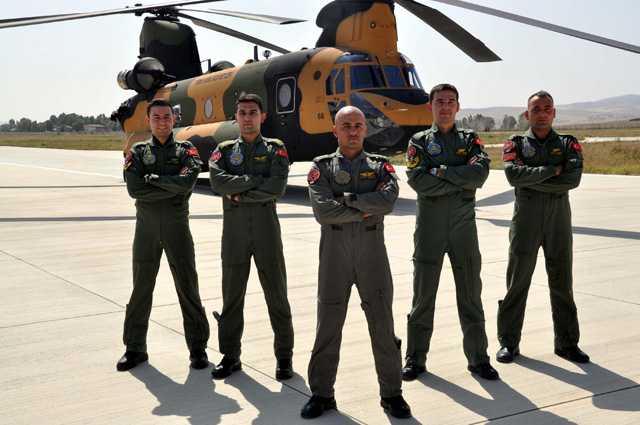 Gelimi dijital kokpit ve uu kontrol sistemiyle helikopter camiasnda kendini kantlam olan CH-47F yk helikopteri, uuun her annda dinamik bilgiler salayarak, uu planlamasnn hassasiyetini arttryor.