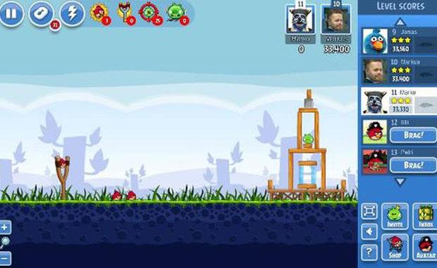 Angry Birds: Temelde, kullancnn elindeki kular sapanla frlatarak domuzlar hedef almas zerine kurulan bu mobil oyun, tm zamanlarn en ok indirilen iOS uygulamalarndan biri olmay baard.