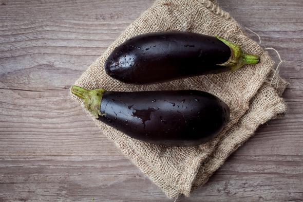 Patlcan, dk znrlkl karbonhidrat ve lif ierir. Tketildiinde glikoz emilimini kontrol edebilir ve kan ekerini aniden artrmaz. Bylelikle diyabet hastalna iyi gelir. Kalp ve beyin saln korur, ayrca vcutta demir retimine yardmc olur.