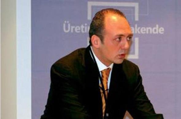 BERNARD ARCAS<br /> <br /> Serveti: 800 milyon dolar<br /> <br /> Servet kayna: Arkas Holding<br /> <br /> Doum Yeri: zmir