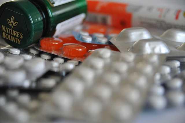 TTCK, sahte-kaak rnler ile mcadele kapsamnda, 2017 ylnda bunlarn sat veya tantmn yapan 724 internet sitesini kapatt. lgililer hakknda cumhuriyet savclklarna su duyurusunda bulunuldu. Kapatlan internet sitelerinden cinsel gc artrc ilalarn yan sra zayflama ve dk haplar da satlyordu.