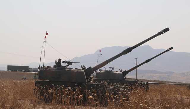 Trkiye ve ran, blgeye ynelik temaslarn ve istiarelerini arttrd. Son olarak geen hafta MT Mstear Hakan Fidan Irak&#8217; ziyaret etmi, ayn dnemlerde ranl komutan Kasm Sleymani de Irak&#8217;ta temaslarda bulunmutu. ki ismin de Irak&#8217;ta Barzani ynetimiyle grt ve gerekli ikazlarda bulunulduu belirtiliyor. Trkiye bir yandan Barzani ynetimine son ikazlarda bulunurken bir yandan da konuya ilikin Badat hkmeti ve ran ile temasta. ran ve Irak hkmeti ile Trkiye&#8217;nin blgesel endielerin giderilmesine ynelik istiarelerinin srd belirtiliyor.