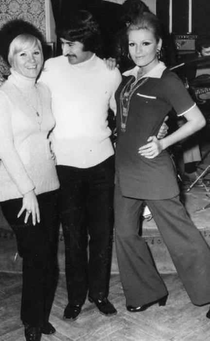 Ajda Pekkan, Durul Gence ile birlikte Ajda Pekkan&Durul Gence Belisi olarak sahneye kt (1969).