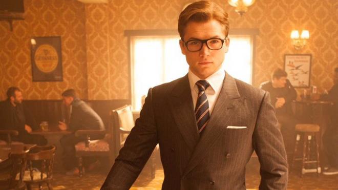 <p>2- Kingsman: Altn ember (Kingsman: The Golden Circle)</p>  <p></p>  <p><b>Ynetmen: </b>Matthew Vaughn</p>  <p><b>Oyuncular: </b>Taron Egerton, Colin Firth, Mark Strong</p>  <p><b>Tr:</b> Aksiyon, Casusluk, Komedi</p>  <p><b>IMDB Puan:</b> 7.5</p>  <p>  Merkezleri yok edildikten ve dnya rehin alndktan sonra, Kingsman ajanlar bir kez daha harekete gemek zorundadr.</p>  <p>  Aratrmalar sonucu Amerika&#8217;daki bir casus tekilatnn varlndan haberdar olurlar.</p>  <p>  Statesman olarak bilinen bu tekilat da kendilerinin tekilatyla ayn dnemde kurulmutur.</p>  <p>  Bu iki elit tekilat; acmasz, ortak dmana kar beraber hareket eder.</p>  <p>  Dnyay kurtarmak Eggsy iin artk bir alkanlk haline gelmitir.</p>
