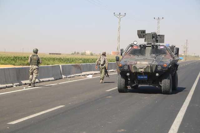 ASKER SEVKYAT SRYOR Suriye snrndaki birliklere takviye amal gnderilen ve aralarnda askeri ambulanslarn da bulunduu aralar, demiryoluyla Hatay'n skenderun ilesine ulat.