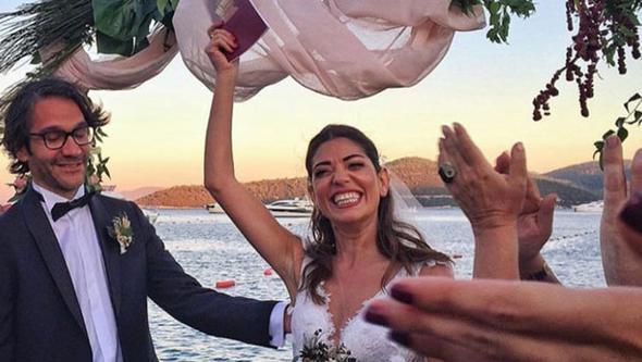 Oyuncu Ceren Moray, Fransz sevgilisi Nicco ile Bodrum&#8217;da evlendi.
