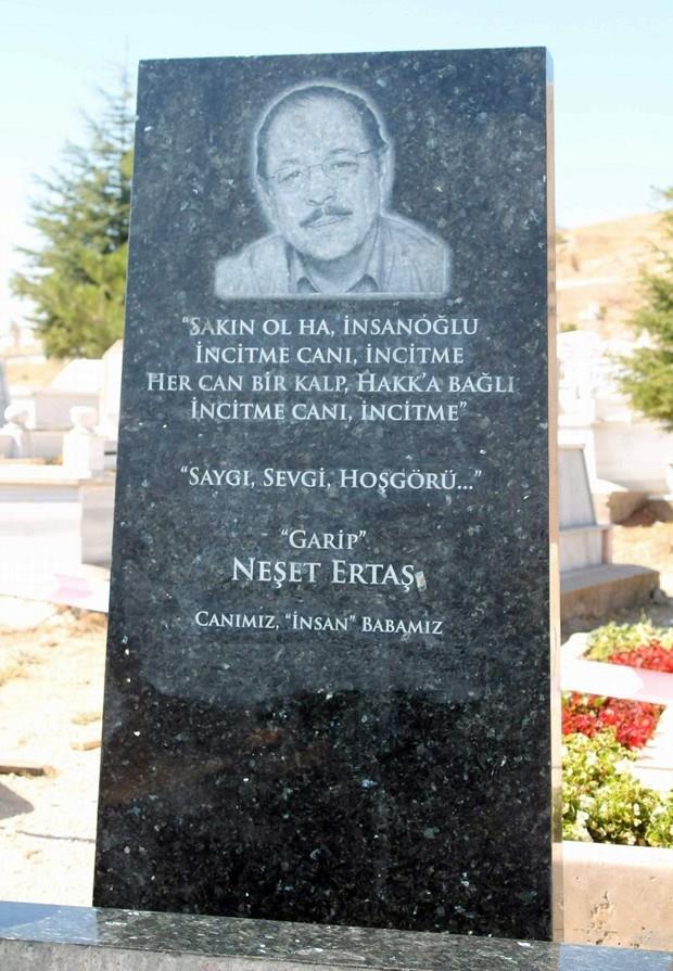 "NCTME CANI"<br>    Erta'n Krehir'deki mezar tanda u yaz yazldr: ''Sakin ol ha, insanolu. ncitme can, her can bir kalp , hakk'a bal. ncitme can, incitme.''