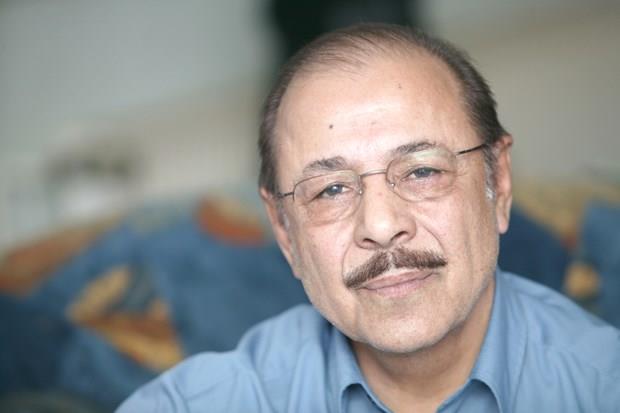 FEL GERD    <br>Erta, 1978 ylnda alkol ve sigara kullanmndan dolay parmaklarndan fel geirdi ve bir sre isiz kald. Kardeinin daveti zerine Almanya'ya giderek tedavi oldu. ocuklarnn eitimi ve sanatsal almalarndan dolay uzun bir sre Almanya'da kalan sanat, 2000 ylnda stanbul'da verdii konserle sahne hayatna geri dnd.