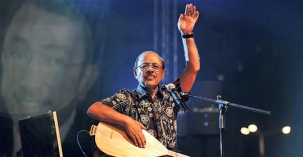 ALBMLER    <br>1957 - Neden Garip Garip tersin Blbl  1960 &#8211; Gitme Leylam  1979 &#8211; Trkler Yolcu  1985 - Sazl Oyun Havalar  1987 - Trklerle Yaayan Efsane Deyiler Bozlaklar Trkler  1988 &#8211; Gnl Ne Gezersin Seyran Yerinde  1988 &#8211; Kendim Ettim Kendim Buldum  1988 &#8211; Kibar Kz  1989 &#8211; Hapishanelere Gne Domuyor  1989 &#8211; Sazl Szl Oyun Havalar  1990 &#8211; Gel Gayri Gel  1992 - irin Krehir  1993 &#8211; Kova Kova ndirdiler Yazya  1995 &#8211; Semeler 2  1995 &#8211; Semeler 3  1995 &#8211; Seher Vakti  1995 &#8211; Altn Ezgiler 3  1995 &#8211; Benim Yurdum  1997 - Nostalji 1  1998 - lmeyen Trkler 2  1999 - lmeyen Trkler 3  1998 &#8211; Gnl Yaras