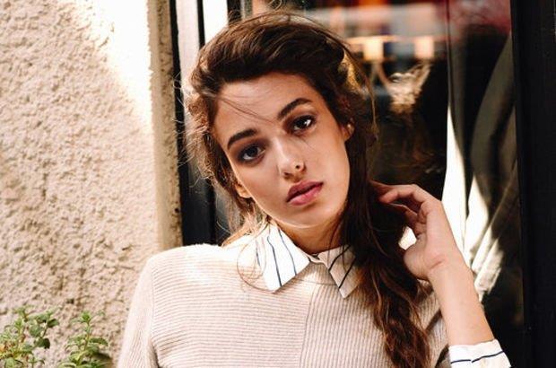 Yine 2015 ylnda yaynlanan Gnein Kzlar dizisine dahil oldu ve dizide Elif karakterini oynad. Bu dizide de Evrim Alasya, Emre Knay, Hande Erel, Burcu zberk, Berk Atan ve Tolga Sarta ile birlikte rol ald.