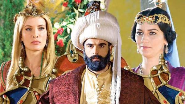 Oysa Fatih, stanbul'u fethetttiinde 21 yandayd. Dizideki Fatih ise neredeyse 40-45 yalarnda gibi.