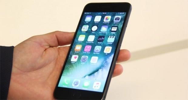 iPad uygulamalarna ve dkmanlarna daha hzl eriim salayacak ve dosyalar "srkle-brak" tekniiyle daha abuk tayacak iOS 11'in, Apple kaleminin iPad Pro ile daha entegre halde almasna da olanak salayaca vurguland.