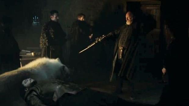 Theon Greyjoy karakterini canlandran Alfie Allen, gerek hayatta nl arkc Lily Allen'n kardei.