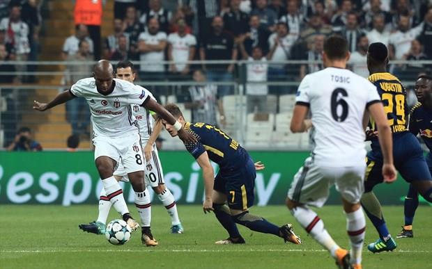 FRANSA'DA PORTO GLD  <p>  G Grubu'nun dier manda Porto deplasmanda Monaco'yu 3-0 yendi.