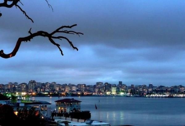 <p><b>KALAMI</b></p>    Anadolu yakasnda,Fenerbahe ye bitiik,Marmara denizi kysndadr. Eski ismi yunanca sazlk ve kamlk anlamnda Kalamis iken zamanla Kalam eklini almtr.