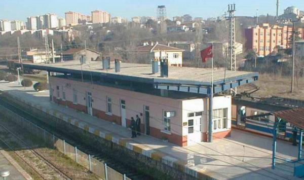 <p><b>HALKALI</b></p>    Avrupa yakasnda,Kkekmece gl-Kanarya-Yenibosna-kitelli arasndadr. Bizans dneminde burada bulunan eski bir Rum ky vard.XVI.yy.da bu ky civarnda kurulan Halka hasbaheleri dolaysyla yreye Halkal ad verilmitir...