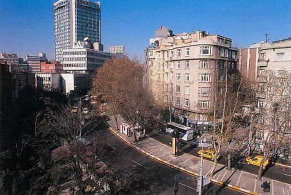 <p><b>CHANGR</b></p>    Avrupa yakasnda, Taksim, Tophane Fndkl arasndadr. Kanuni Sultan Sleyman'n sekizinci ve en kk olu ehzade Cihangir'in, Mimar Sinan tarafndan yaplan camiinin avlusundaki kabri dolaysyla semte bu isim verilmitir...