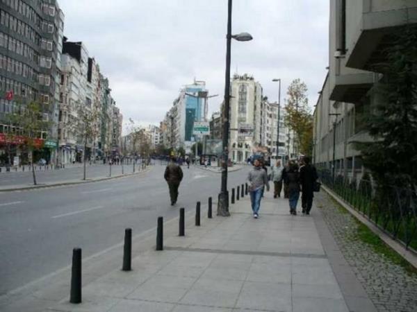 <p><b>HARBYE</b></p>    Avrupa yakasnda,Elmada-Nanta-Pangalt-Maka semtleri arasndadr.XIX.yy. da buraya yaptrlan Mekteb-i Harbiye (Harp Okulu) semt e adn vermitir.