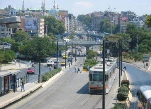 stanbulun Osmanllar tarafndan alnmasndan sonra,shak Paa nn Karamanoullar zerine yapt seferde Konya Aksaray daki halkn bir ksm stanbul un Trkletirilmesi dncesi ile bu semte yerletirildiinden dolay semt Aksaray ad ile anlmaya baland.