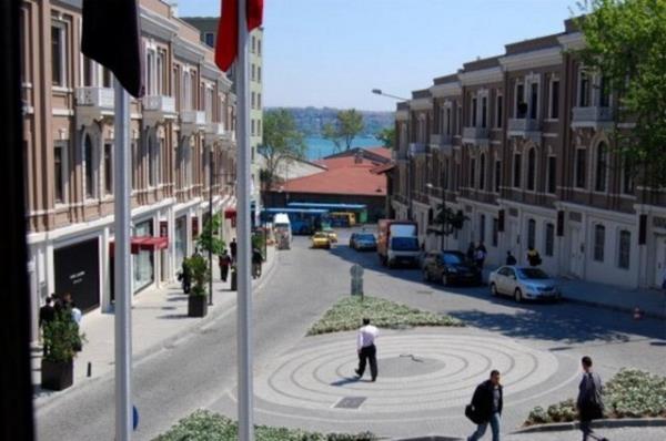 Projenin tamamlanmas II.Abdlhamit' e nasip olmutur. Kira,irat getiren anlamndaki Akaret ismi bu binalara yaktrlarak semte Akaretler ad verilmitir.