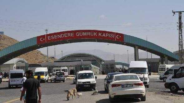 SINIR KAPATILIRSA TRKYE'NN B PLANI VAR MI?<p>    Habur kapatlrsa kaybeden Kuzey Irak olur, Trkiye ise Irak'a ticaretini alternatif yollardan hatta ran zerinden gerekletirmeye devam edebilir. Habur dnda Grbulak ve Esendere kaplar var. Ancak bu durumda tm temel ihtiya rnlerini Trkiye'den karlayan Kuzey Irak ciddi skntya girer.