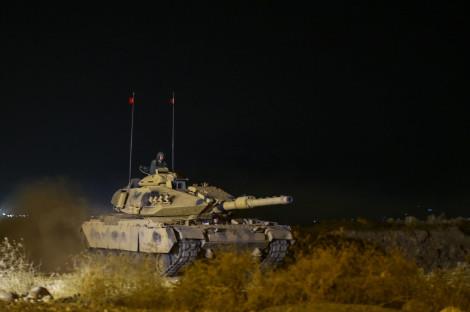 LK KEZ GECE OPERASYONU YAPILDI  <p>    Irak snrndaki Habur Snr Kaps'na yaklak 3 kilometre uzaklktaki tr parknn karsndaki alanda yrtlen tatbikat, onuncu gnne girdi.