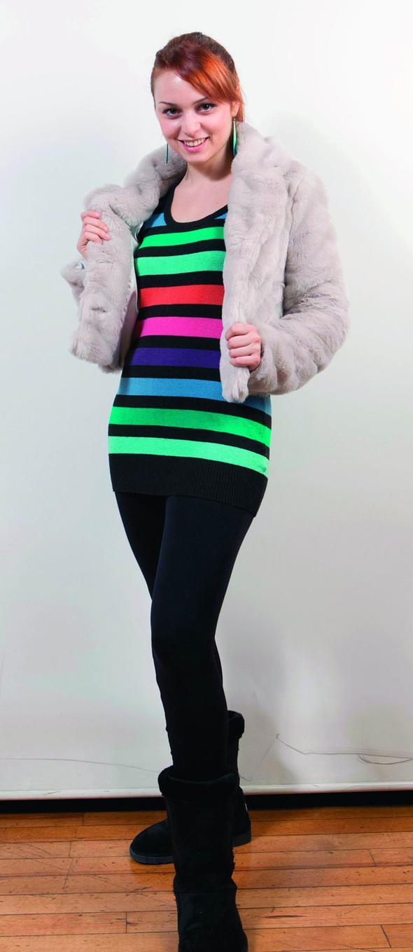 Nilperi ahinkaya'nn babas emekli bir diplomat.