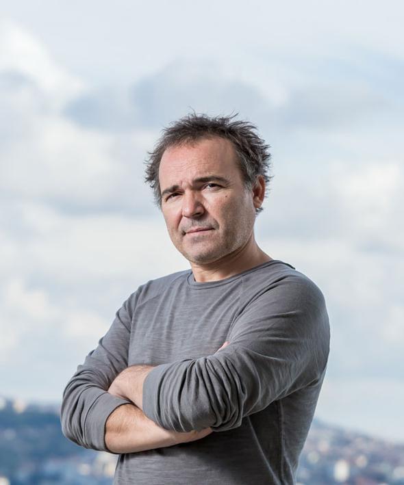 Gnaydn memur bir babann ocuu.