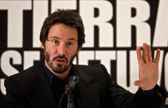 Keanu Reeves'in annesi bir zamanlar ov dnyasnda alyordu. Babas ise jeolog.