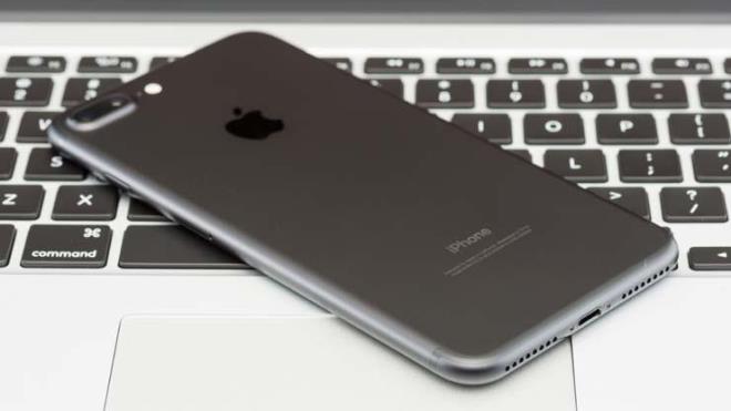 19) iPhone 7 Plus (128 GB)    Aylk sat adedi: 13 bin 500