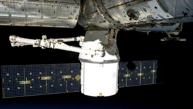 CEO'su olduu SpaceX'in BFR uzay aracnn uak yolculuklarnn yerine geebileceini aklayan Musk, bu aralarn saate 27 bin kilometre hza ulaabileceini belirtti.