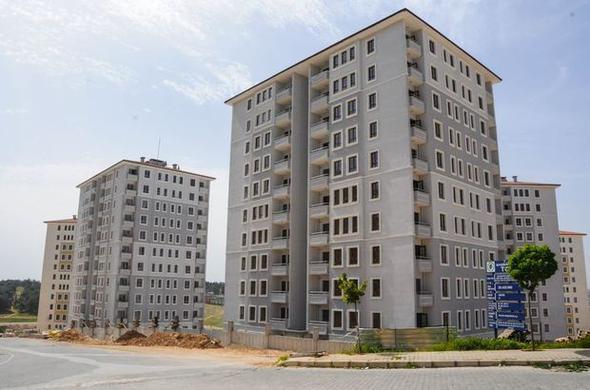 <p>PROJE ADI: Mardin - Merkez Nur Mahallesi Alt Gelir (1423 ADET)</p>  <p>  KONUT FYATLARI (BALANGI): 85.853 TL</p>  <p>  BALANGI TAKSTLER: 420 TL</p>    <p>  NAAT SEVYES (YZDE): 98</p>  <p>  </p>