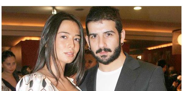 Aradan geen yllar sonunda ikilinin yollar yeniden kesiti. Doktorlar dizisinde tantklar sanlan Merve Sevi ve Pahan Ylmazel'in aslnda birbirlerinin ilk aklar olduu, Ylmazel'in verdii rportajda ortaya kt. Oyuncu ilikilerinin tarihesini "Biz tantmzda Merve daha 17 yandayd. Merve'nin ilk sevgilisi de benim, bunu kimse bilmez. Bizim ilikimiz bundan drt yl ncesine dayanyor." szleriyle aklad.