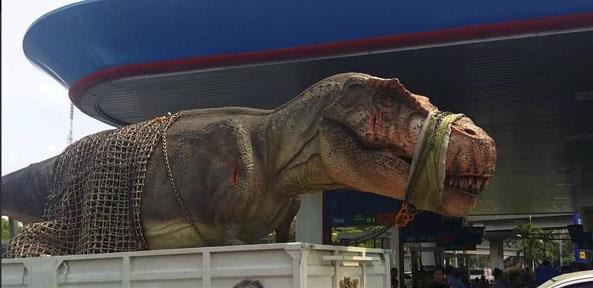 Direnie Geen Melih Bakann Darbeci Dinozorlar, Halk Tarafndan Etkisiz Hale Getirildi