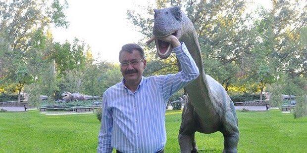 Adam Ankara&#8217;ya dinazor getirdi... Yedirmeyiz..!