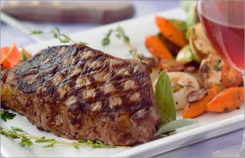 inko eksiklii hastalk oluumunu hzlandrr     Vcutta inko eksiklii; fiziksel, nrolojik ve psikolojik gelimeyi yavalatabilir ve yaam tehdit eden enfeksiyonlarla mcadelenizi zayflatabilir. Bunun iin vcuda inko takviyesi yaparak bu durumu tersine evirebilirsiniz. En iyi inko kaynaklar; krmz et ve kabuklu deniz rnleri ile karacier gibi hayvansal kaynakl besinlerdir. Yine fndk, ceviz, fstk gibi kuruyemiler, st, peynir ve kuru baklagillerden de destek alabilirsiniz.