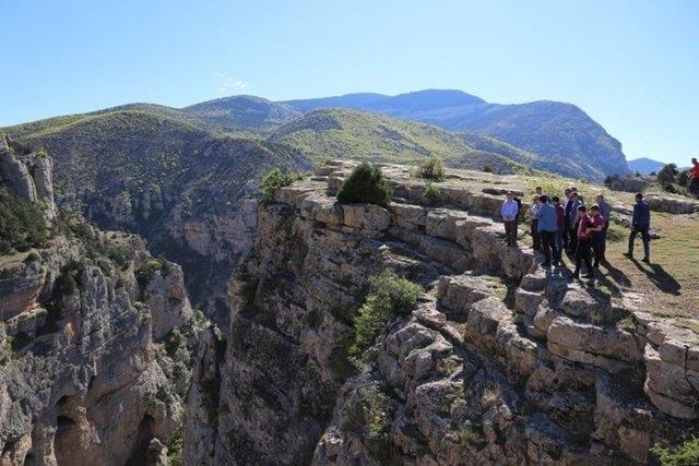 CEHENNEM DERES KANYONU, ARTVN  Cehennem Deresi Kanyonu?nun yama eimi, 90 dereceyi buluyor.