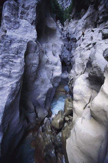 ERSZLERDERE KANYONU, KASTAMONU  Kastamonu'da yer alan Ersizlerdere Kanyonu 2,5 km uzunluunda.