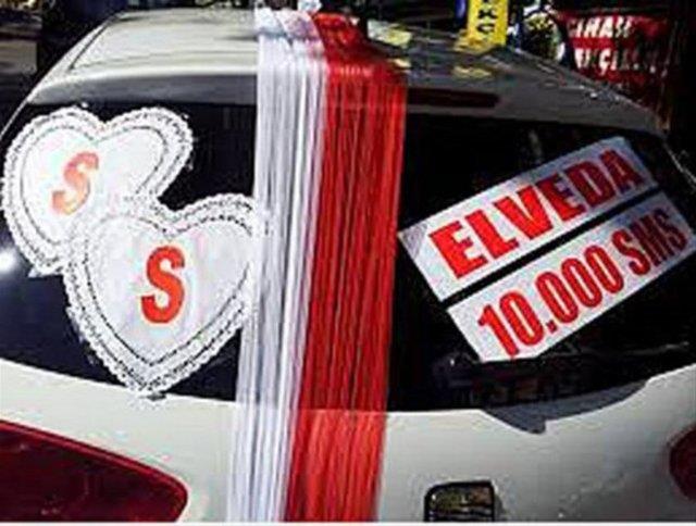 Gelin arabalarndaki ilgin yazlar