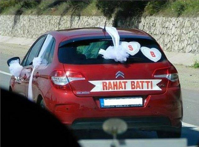 Gelin arabalarndaki ilgin yazlar