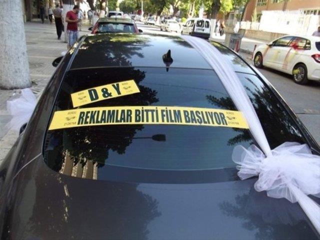Gelin arabalarndaki ilgin yazlar