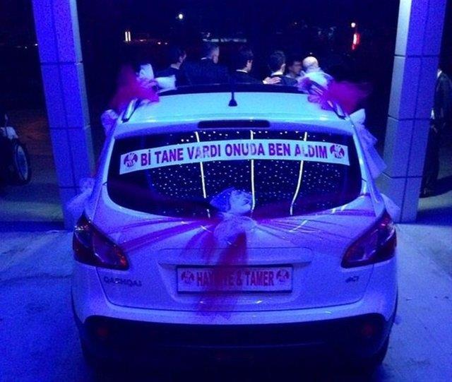 Gelin arabalarndaki ilgin yazlar